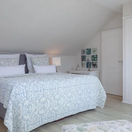 Strand Suite *