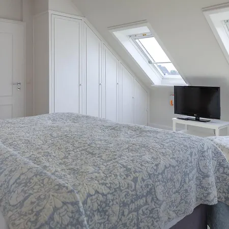 Strand Suite