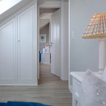 Strand Suite